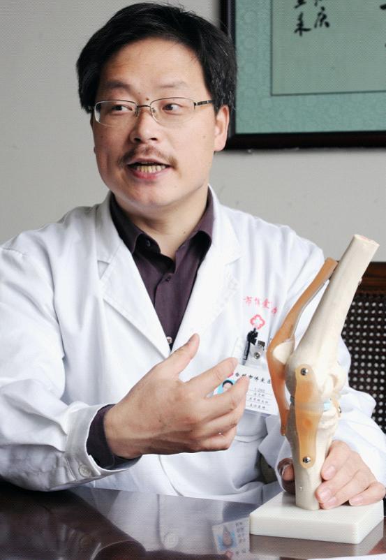 汤志刚主任中医师被评为区首届名中医