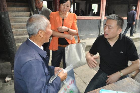 台州市博爱医院医护人员节日下乡义诊