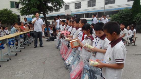 台州市博爱医院团委书记与全校师生交流互动及勉励现场