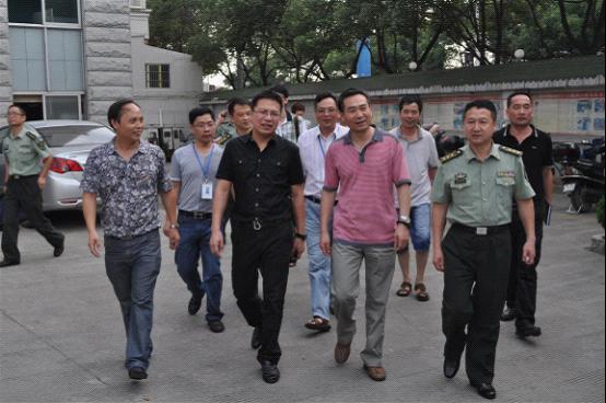 周国俊一行莅临台州市博爱医院调研武装工作