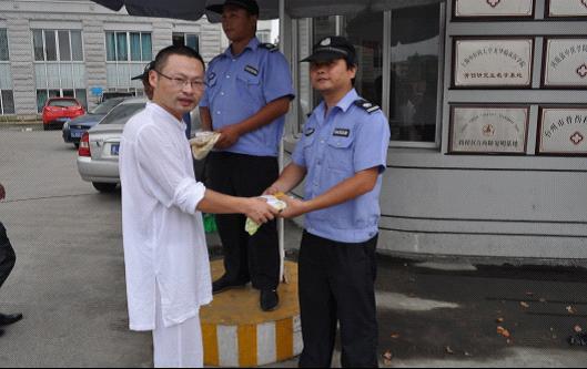 台州市博爱医院开展“夏日送清凉”活动