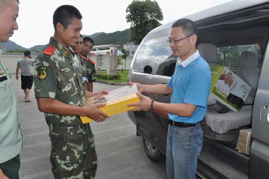 台州市博爱医院积极开展双拥慰问