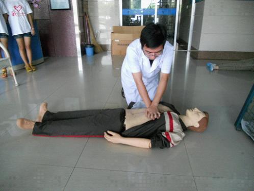 台州市博爱医院组织心肺复苏（CPR）操作培训及考核