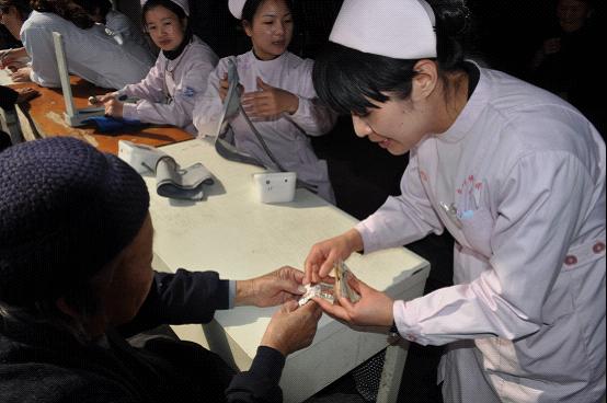 路桥街道开展博爱敬老志愿义诊活动|台州市博爱医院