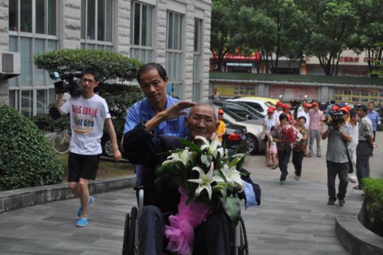 台州市博爱医院架起爱心桥 助97岁抗战老兵渡难关|路桥博爱医院