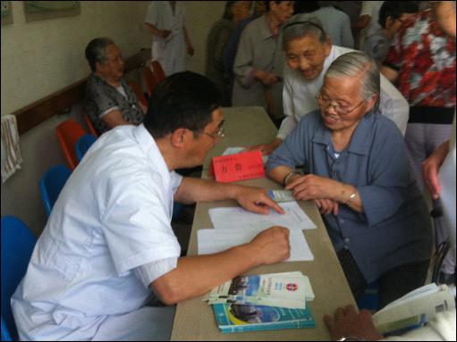 台州市博爱医院组织医务人员进养老院义诊|路桥博爱医院