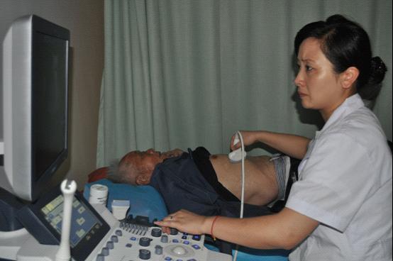 台州市博爱医院|路桥博爱医院|上海长海医院台州分院|健康体检中心为建国前老党员免费体检