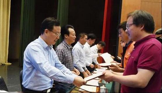 路桥区人才大会召开 我院孙捷方苏亭汤志刚参会 孙捷作表态发言 台州市博爱医院