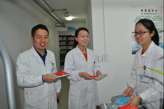 世界读书日读者获赠创意笔记本和书签|台州市博爱医院图书馆