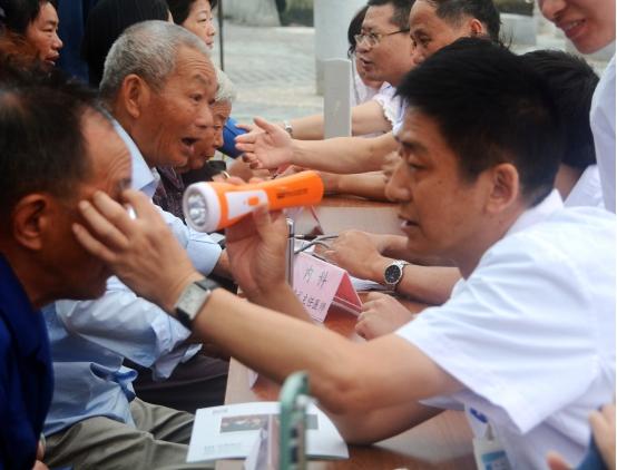 情系垦荒队员 弘扬博爱精神——台州市博爱医院连续20年为老垦荒队员送医送药纪事