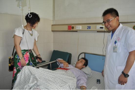 火灾无情 人间有爱 路桥街道知联会看望贵州籍受灾父子[今日路桥]|台州市博爱医院|路桥博爱医院