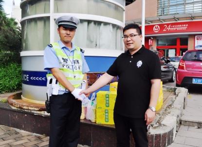 台州市博爱医院为一线交警送清凉|路桥博爱医院