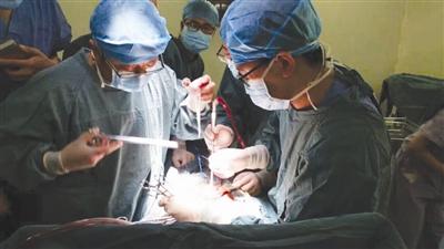 男子被捅数刀心脏破裂 医生连夜“补心”救回一命|台州市博爱医院|路桥博爱医院|今日路桥20160817