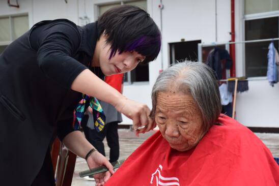 关爱老人 传递爱心|台州市博爱医院|义工
