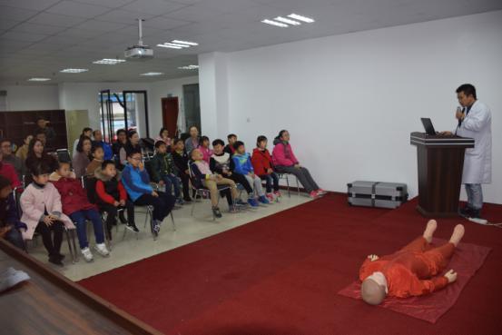 亲子活动学急救 心肺复苏护生命|台州市博爱医院党委|团委妇委会