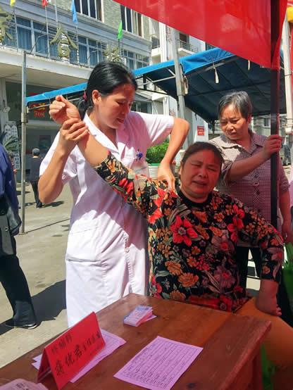 献礼母亲节 义诊进村居|台州市博爱医院