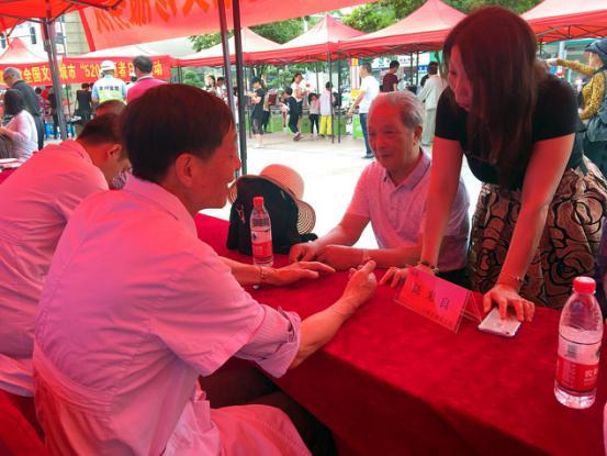 科技惠民 义诊为民——路桥区科技活动周义诊侧记|台州市博爱医院