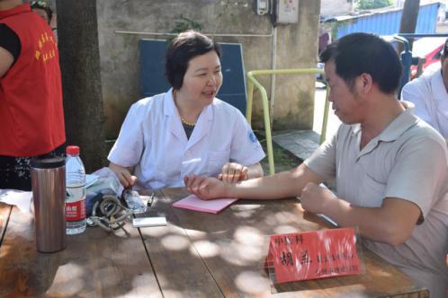 三单位联手宣传《中医药法》