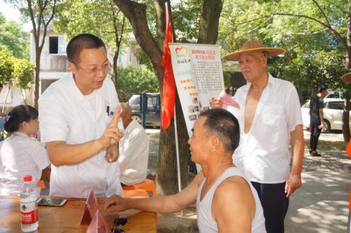 三单位联手宣传《中医药法》