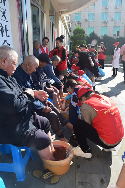 九九重阳节 台州市博爱医院开展系列“敬老助老 情暖重阳”活动
