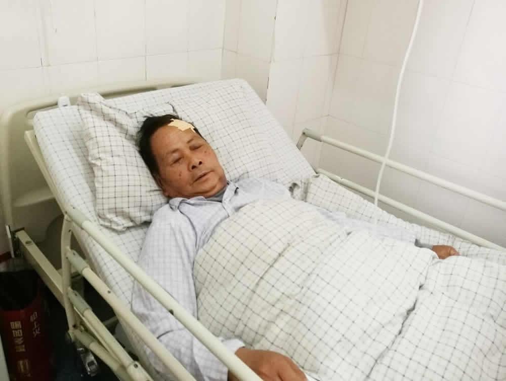 七旬老人半路晕倒 苏醒后急寻恩人|台州市博爱医院