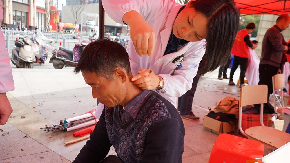 台州市博爱医院学雷锋暨庆“三八”活动如火如荼