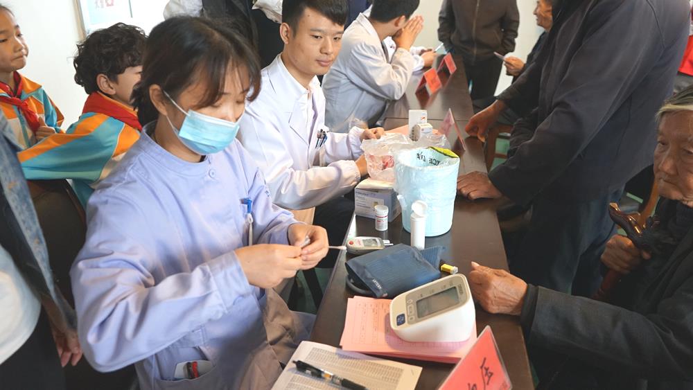 新桥养老院的老人们脸上乐开了花|台州市博爱医院