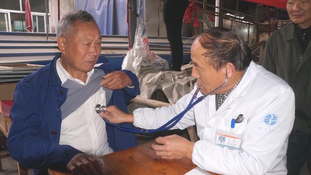  新桥养老院的老人们脸上乐开了花|台州市博爱医院