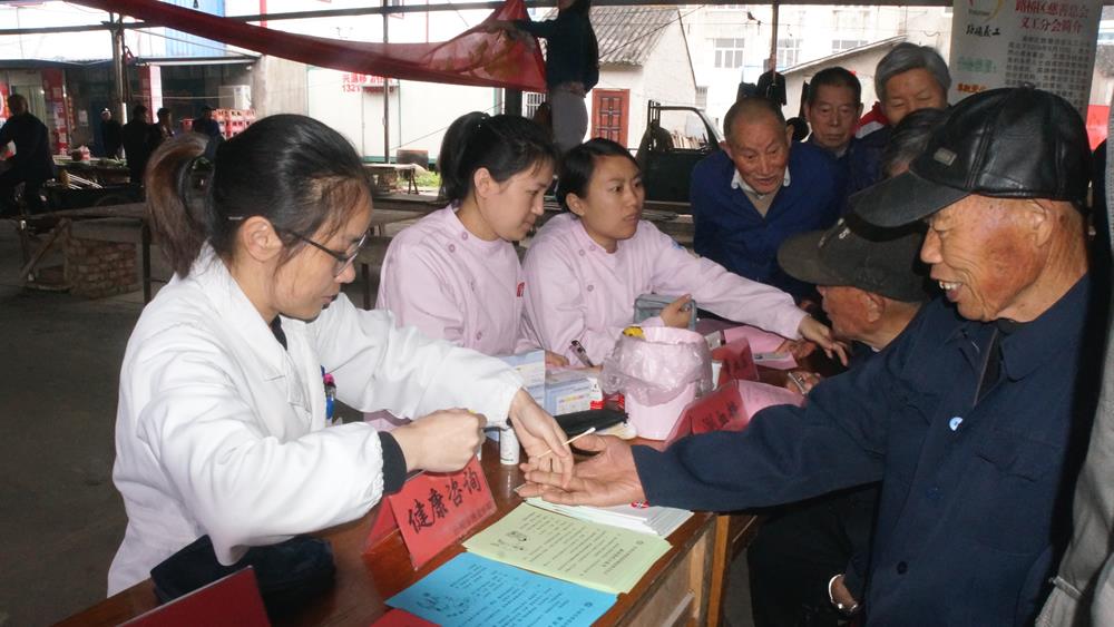  新桥养老院的老人们脸上乐开了花|台州市博爱医院