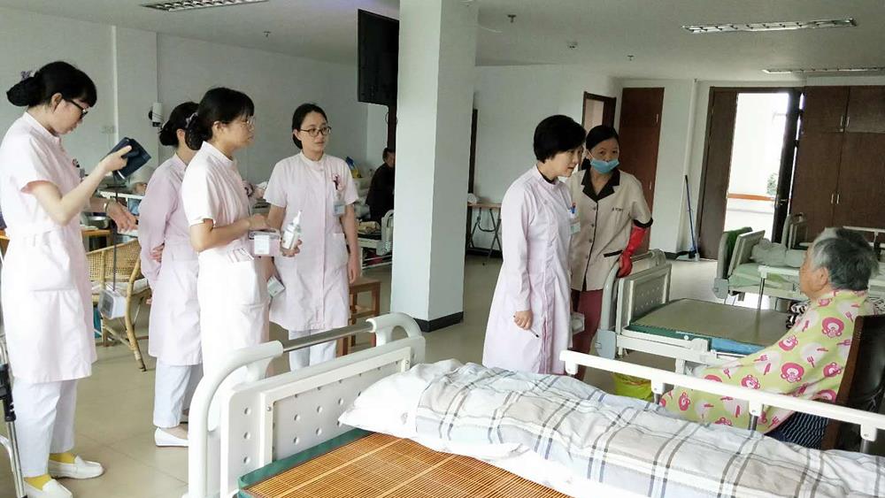 绚丽护士节活动之一——树敬老之风，扬博爱精神|台州市博爱医院