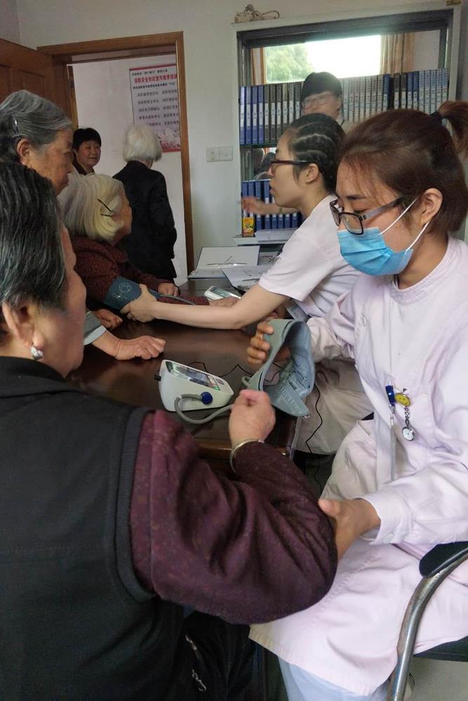 绚丽护士节活动之一——树敬老之风，扬博爱精神|台州市博爱医院