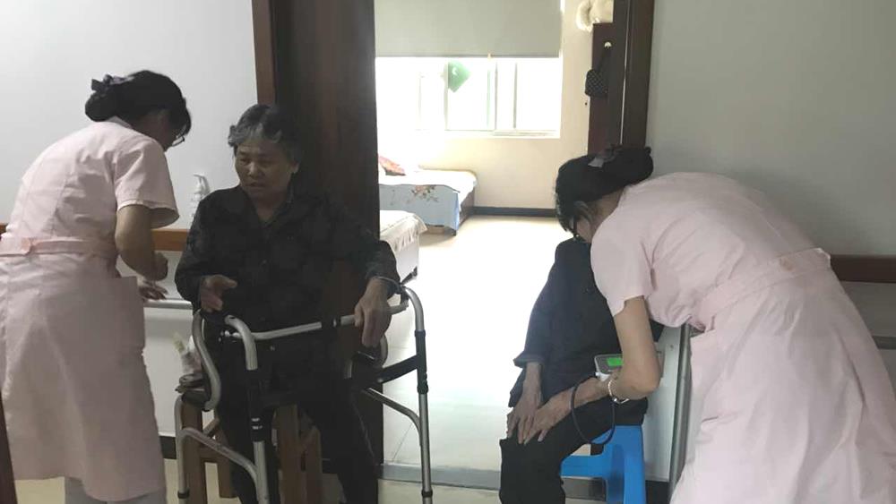 绚丽护士节活动之一——树敬老之风，扬博爱精神|台州市博爱医院