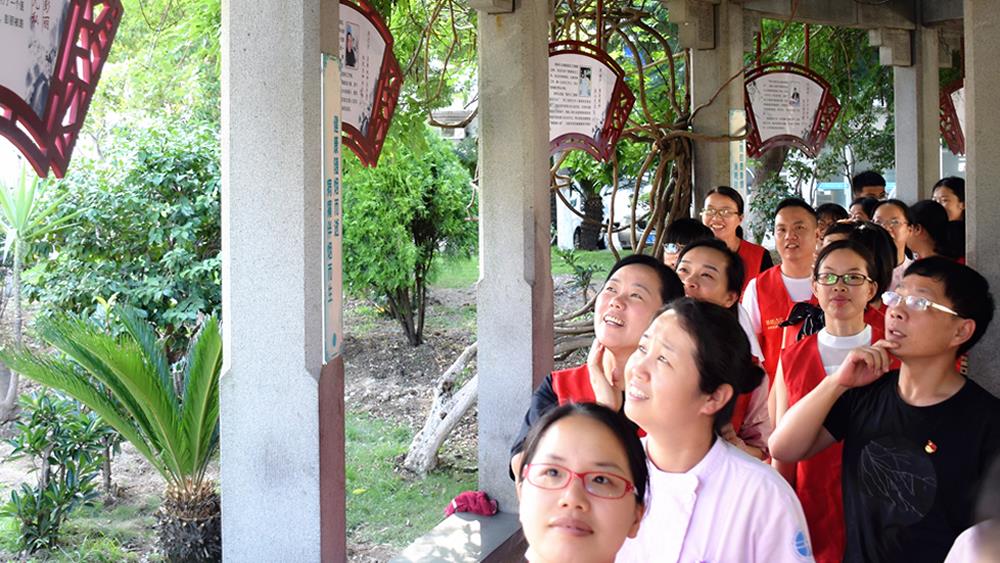 共创碧水蓝天 红色杏林先行——台州市博爱医院主题党日活动