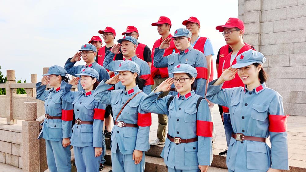 台州市博爱医院党委|党建：重走垦荒之路 重温入党誓词