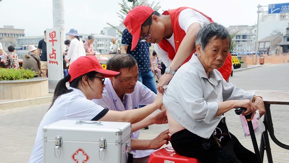 台州市博爱医院党委|党建：重走垦荒之路 重温入党誓词