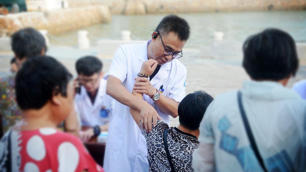 台州市博爱医院党委|党建：重走垦荒之路 重温入党誓词