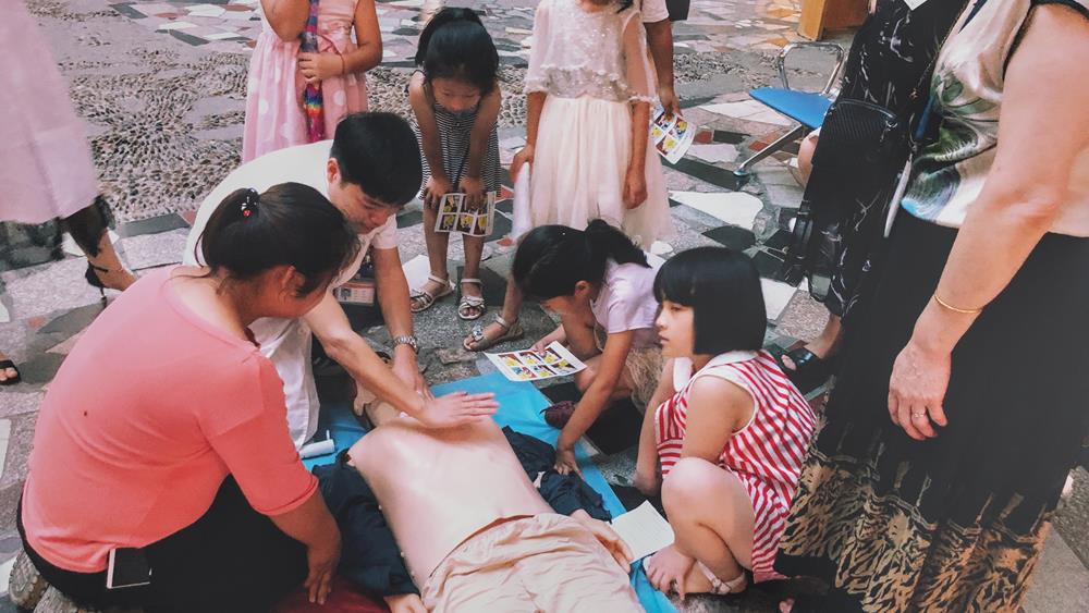 台州市博爱医院：对病友及家属开展心肺复苏操作培训