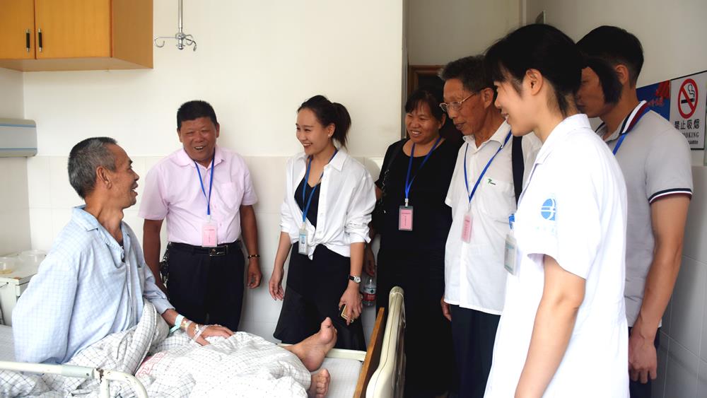 行风监督员走进病房|台州市博爱医院