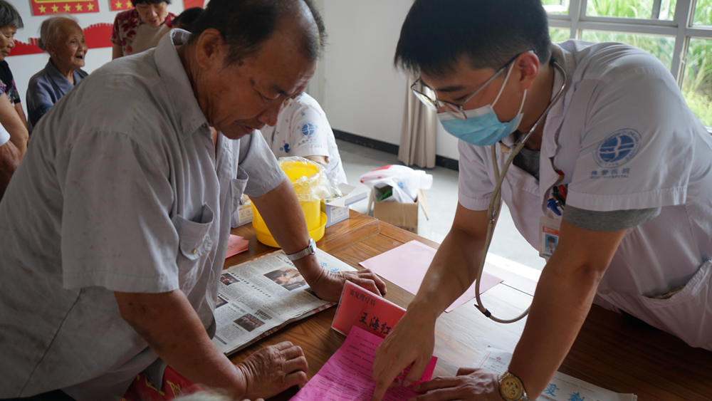 敬老助老 情系黄岩——台州市博爱医院第15站义诊活动