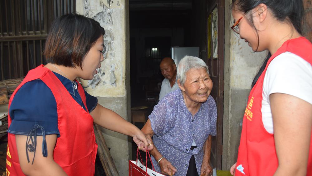 精致医养 惟美夕阳——君同物业牵头开展关爱老人系列活动|浙江天瑞医疗集团|浙江君同物业有限公司|台州市博爱医院