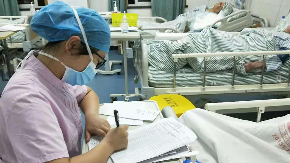 台州市博爱医院ICU护士|熬不完的夜 & 心心念的你