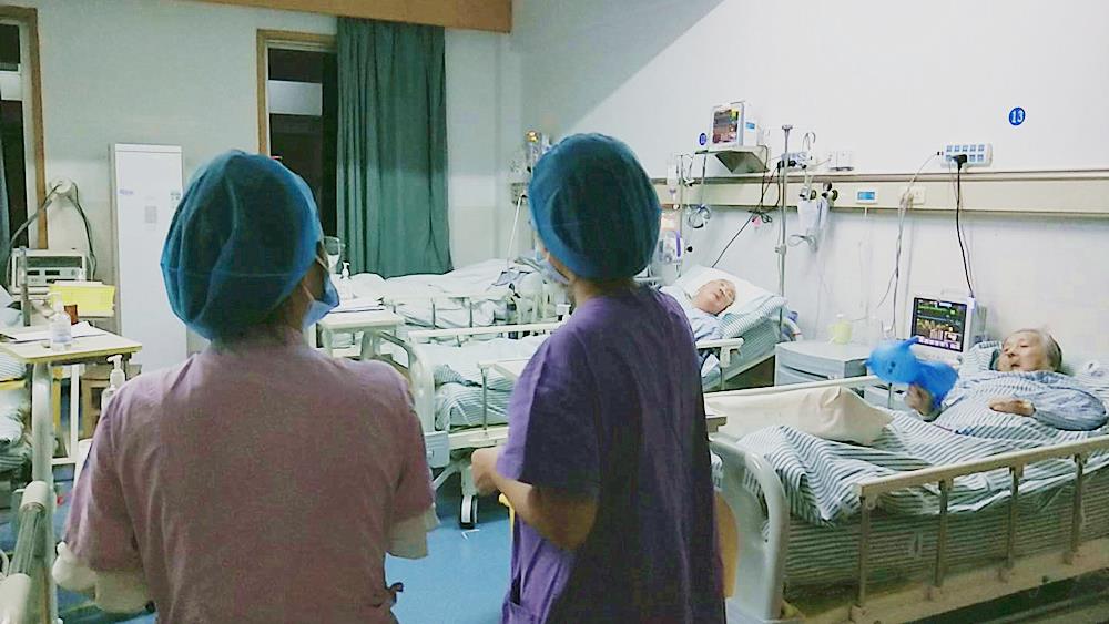 台州市博爱医院ICU护士|熬不完的夜 & 心心念的你