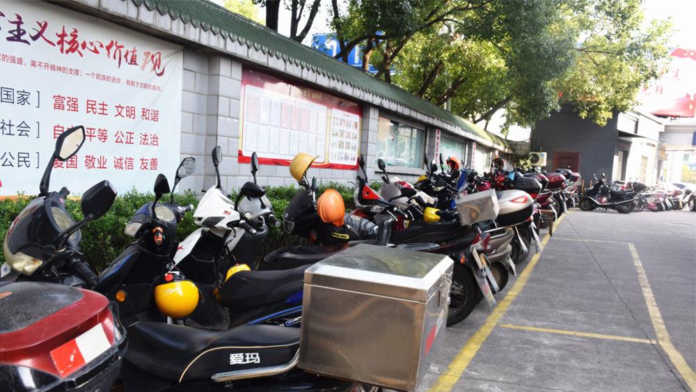 节日不打烊︱致敬，坚守岗位的医务人员