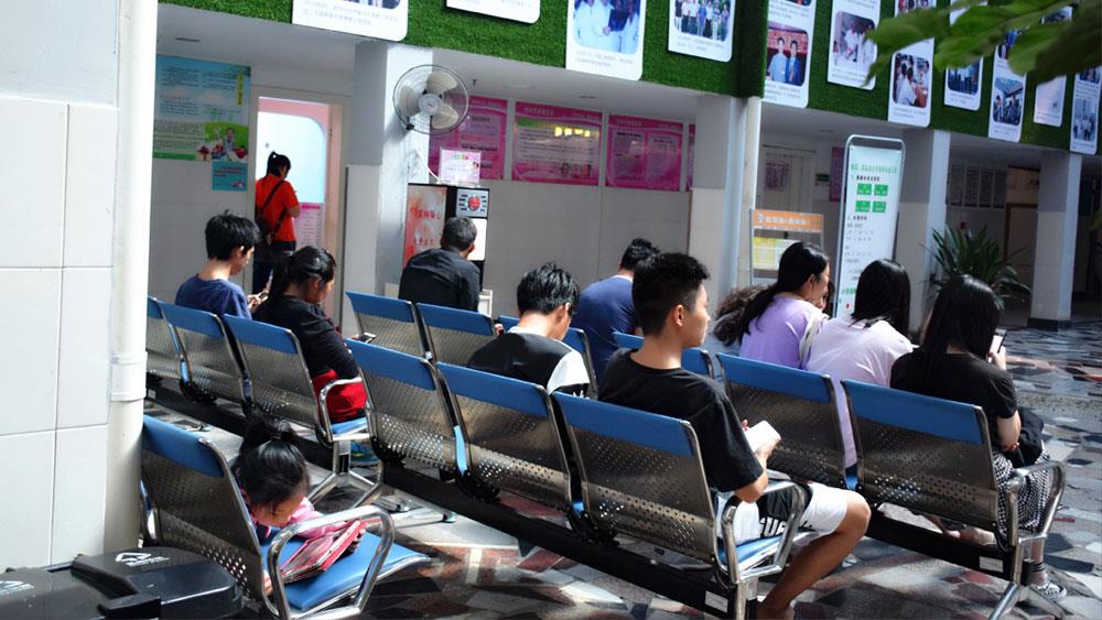 节日不打烊︱致敬，坚守岗位的医务人员