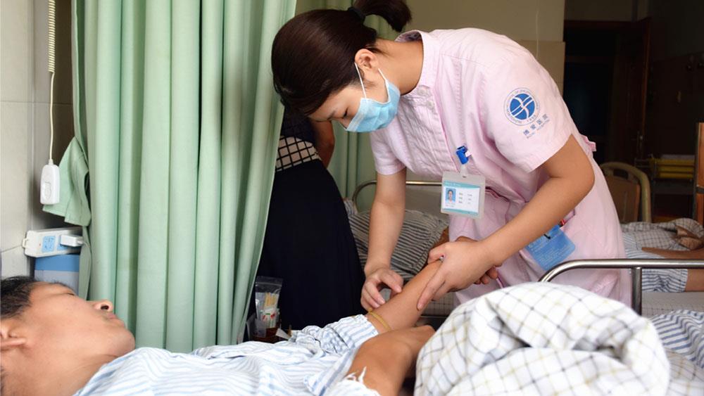 节日不打烊︱致敬，坚守岗位的医务人员