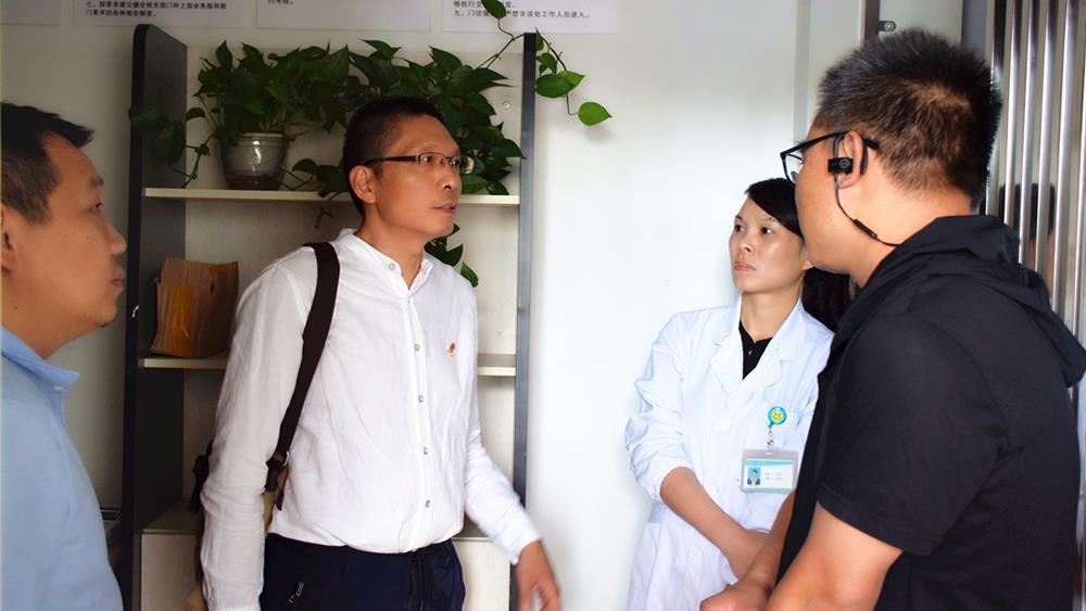 区疾控中心领导到博爱医院指导美沙酮门诊建设