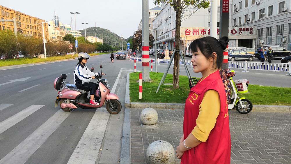 我为城市添彩 文明就在身边 博爱医院劝导员为文明城市建设持续发力