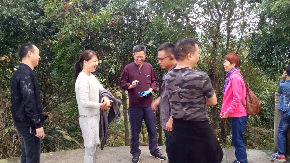 台州市博爱医院院工会组织重阳节登山活动