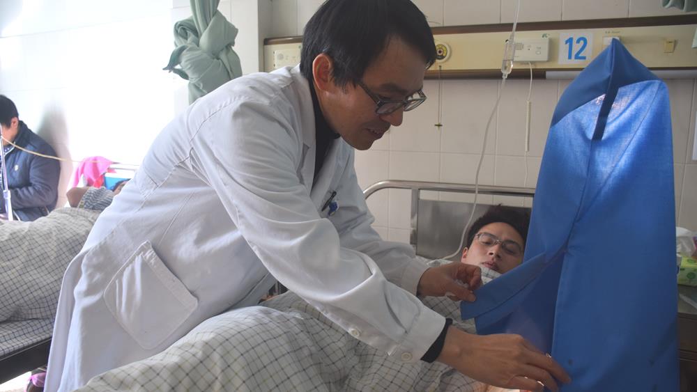 五趾再植获成功 患者感恩送锦旗|台州市博爱医院