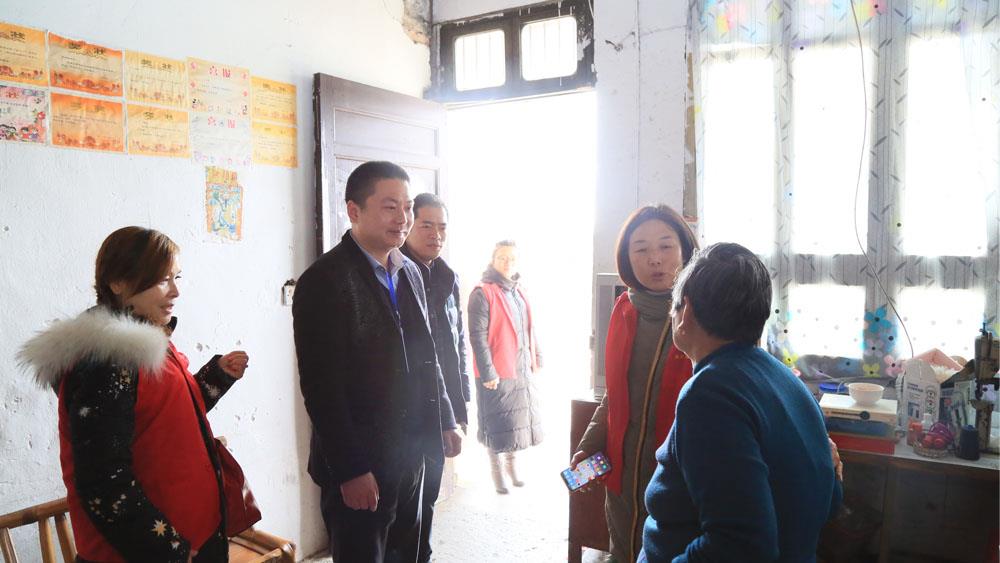 路桥区红十字会联合台州市博爱医院开展关爱贫困肿瘤患者活动